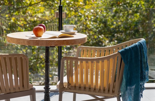 Anthousa Apartment | Room 'Deluxe Loft - A' with Shared Terrace, Wi-Fi and Air Conditioning