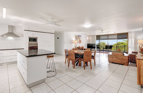 Trinity Beach Apartment | Roydon Beachfront Apartments
