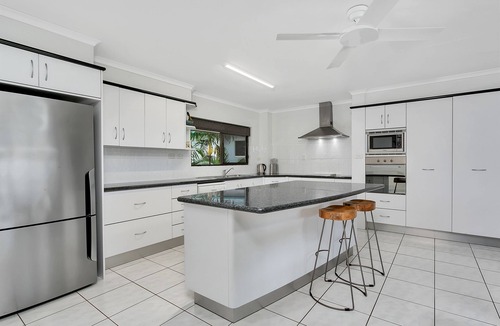 Trinity Beach Apartment | Roydon Beachfront Apartments