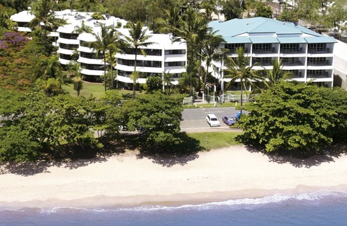 Trinity Beach Apartment | Roydon Beachfront Apartments