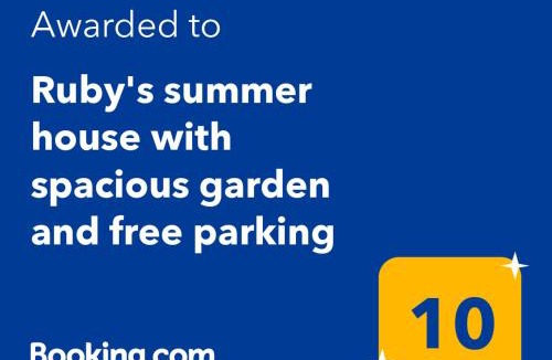 Gavrio House | Ruby's summer house with spacious garden and free parking