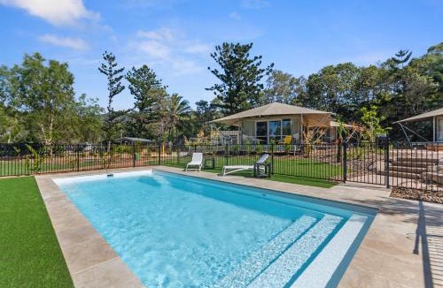 Nelly Bay Resort | Safari Tent 7 Accessible
