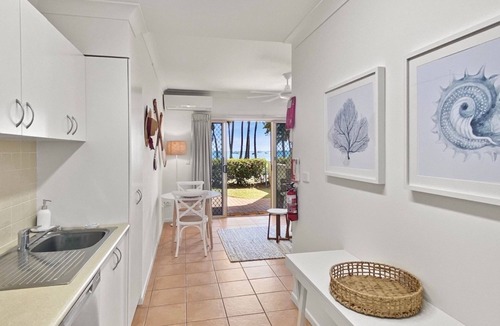 Horseshoe Bay Apartment | Sails on Horseshoe Apartment 6 - Couple's Beach Getaway