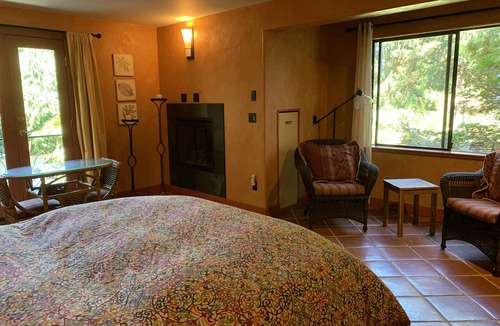 Salt Spring Island Bed & Breakfast | Salt Spring Carriage House B&B