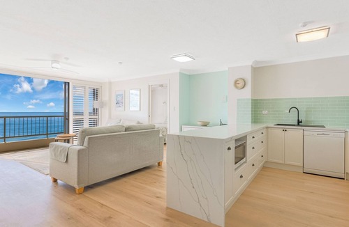 Tugun Apartment | San Simeon 47 - Absolute Beachfront Tugun - Min. 3 Night Stays!