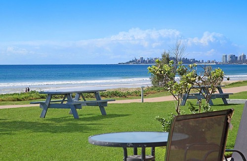 Tugun Apartment | San Simeon 6 - Spacious, ground floor and absolute beachfront!