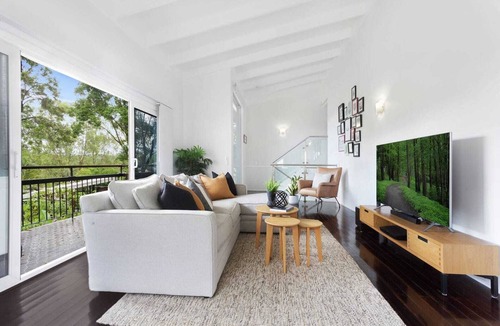 Kenmore House | Sanctuary for your Soul Rest in the Leafy Kenmore