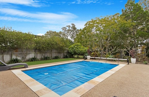 Toogoom House | Sandie’s at the Beach - 4 Bed Retreat with Pool