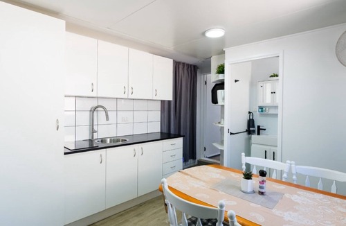 Sandstone Point Apartment | Sandstone Point Cove Studio