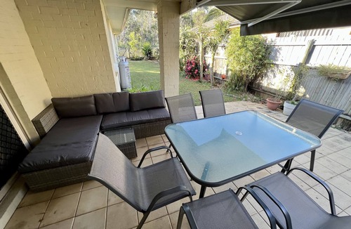 Ningi House | Sandstone Point Family home, Bribie beaches, pet friendly