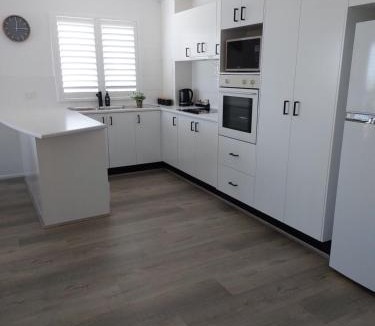 Golden Beach Apartment | Sandy Shores Holiday Units