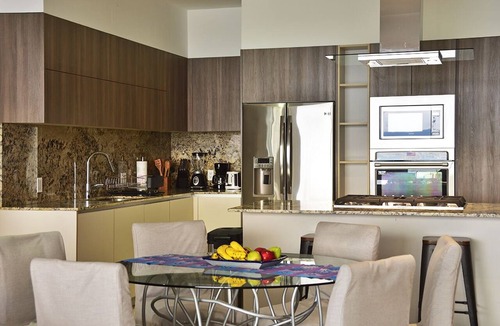Amapas Condo | Sayan Beach Oceanfront Luxury Condo - Sleeps 6!