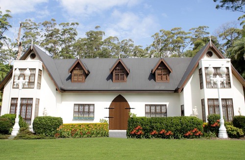 North Tamborine House | Scottish Manor nestled in lush tropical Rainforest next to bubbling stream.