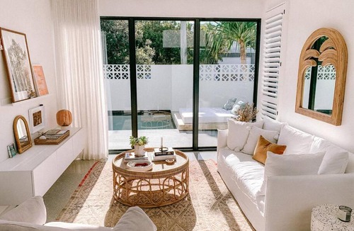 Warana Villa | Sea Breeze on Oceanic, Luxury Beach Holiday Home
