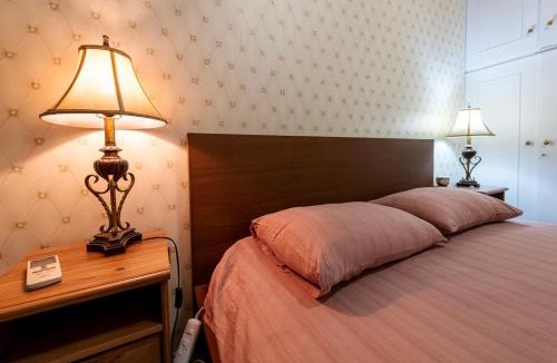 Saronida Apartment | Sea view apartment 100m from the beach