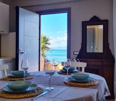Kiveri Apartment | Seafront Family Apartment #A