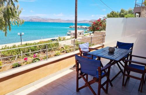 Kiveri Apartment | Seafront Family Apartment #A