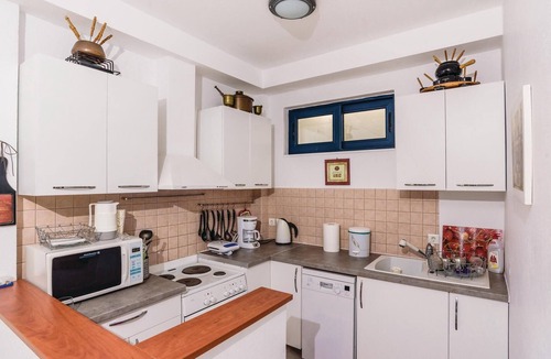 Skroponeria House | Seafront Holiday Villa