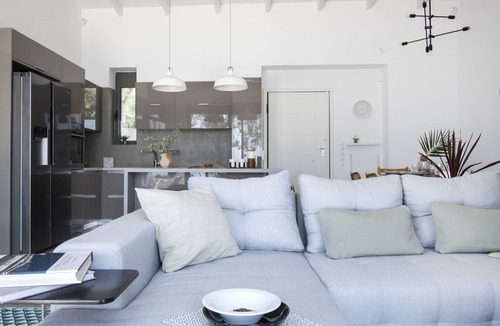 Eretria House | Seafront house with stunning views close to Athens