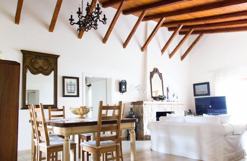 Eretria Villa | Seafront Luxury Villa w/3-en/suite BR & BBQ
