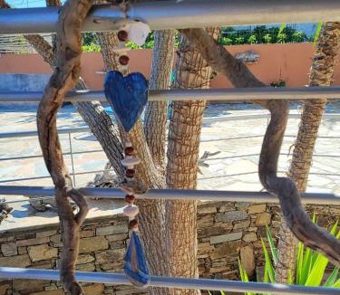 Agii Apostoli House | Seagulls - Within walking distance from sea!