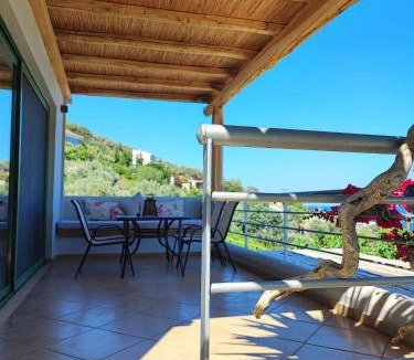 Agii Apostoli House | Seagulls - Within walking distance from sea!