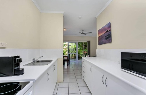 Port Douglas Apartment | Seascape Holidays at The Queenslander Studio
