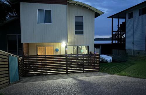 Agnes Water Apartment | Seascape Retreat - Time to Slow Down - Suits Couples or Family with Kids with 2 sleeping spaces