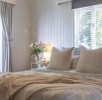 Wynnum House | SEASIDE HAVEN Luxe Four BR Oasis with Plunge Pool