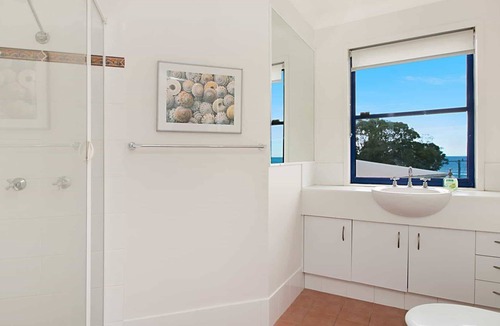 Currumbin House | Seawoods @ Currumbin - Currumbin Beachhouse