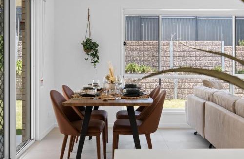 Victoria Point House | Secluded 4Bed Retreat Mins to Beaches and Wineries