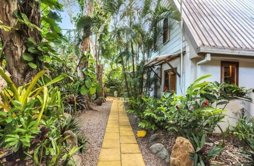 Holloways Beach Cottage | Serendipity: A Tropical Rainforest Escape with Pool, Steps from Holloways Beach