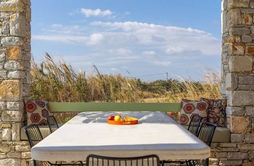 Naxos House | Serene Beach Villa With 2 Pools & Hot Tubs: Ideal For Reunions & Privacy| Plioni