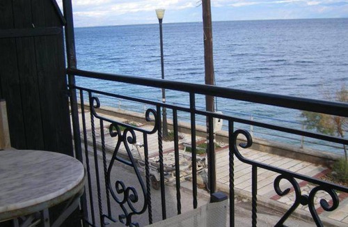Paralia Porovitsis Apartment | Serviced apartment ∙ 5 guests