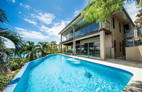Shute Harbour House | Shutehaven Villa