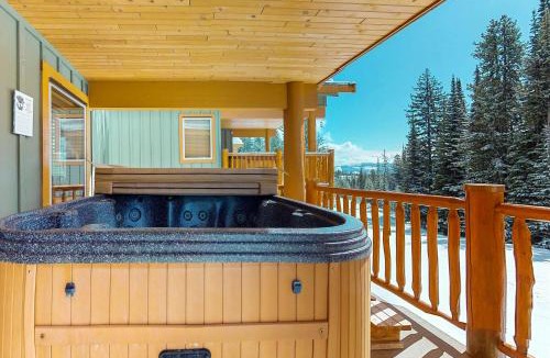 Snow Pine Estates House | Silver Tip 6
