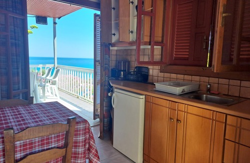 Andravida-Kyllini Apartment | Simple holiday flat by the sea with pool in Ilia, Peloponnese, Greece