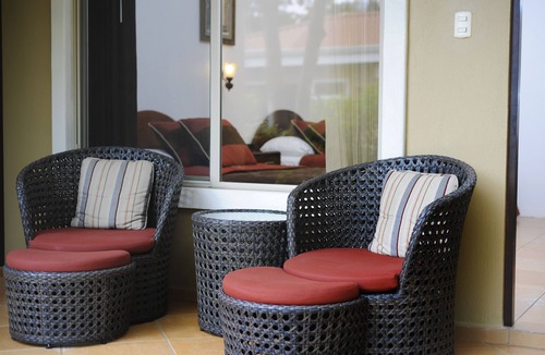El Coyol Hotel | SJO Airport - Family Oasis