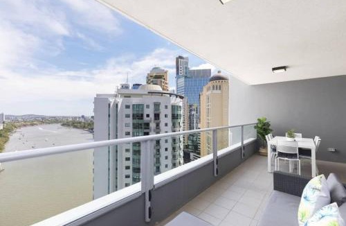 Brisbane Central Business District Apartment | SK2 - CHARMING Skyline CBD w River Views 3 BR Private Apartment