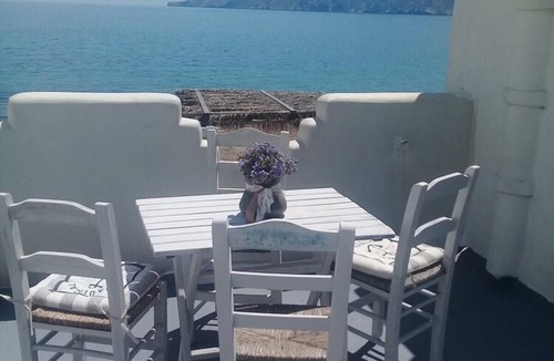 Skiros Condo | Skyros Beachfront Studio-On the sandy beach