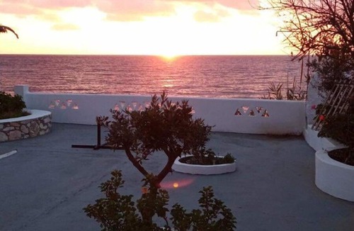 Skiros Condo | Skyros Beachfront Studio-On the sandy beach