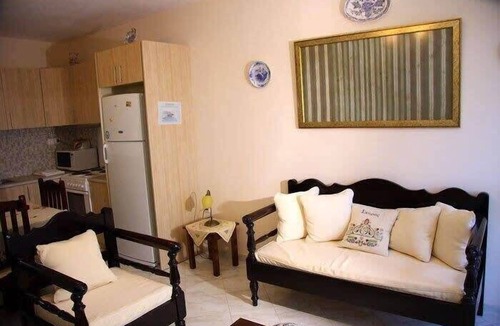 Skiros Apartment | Skyros Lux Getaway - Poolside Retreat Near The Sea