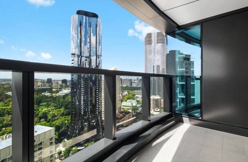 Brisbane Central Business District Apartment | Skytower 1901 · L19 Spacious Apt, Wi-Fi, Parking