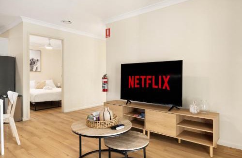 Acacia Ridge Apartment | Smart Suites Self Check-in Apartments - S Stockport