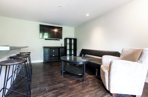 Delta Apartment | Spacious 2-bedroom bottom suite in vibrant Tsawwassen