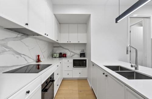 Clayfield House | Spacious 3-Bed Clayfield House with Patio and BBQ