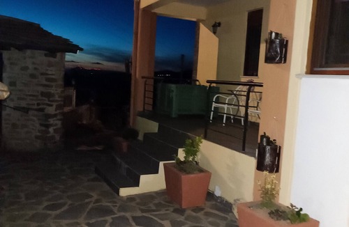 Dodoni Apartment | Spacious 3-bedroom apartment with AC, WiFi in marvelous Mantio