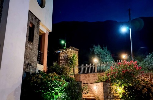 Dodoni Apartment | Spacious 3-bedroom apartment with AC, WiFi in marvelous Mantio
