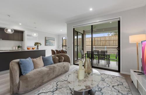 Park Ridge House | Spacious 5BR Family Home Park Ridge Comfort