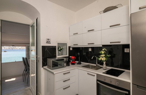 Mykonos Apartment | Spacious Apartment in Little Venice Mykonos by MPS